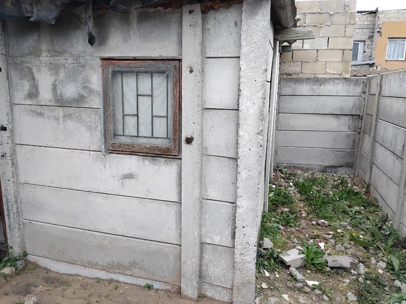 2 Bedroom Property for Sale in New Macassar Western Cape